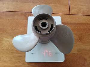 Komposiitpropeller 11" Tohatsu 9,9 - 15 - 20 (2 foto / 3)
