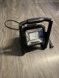 Makita DML805 (1 foto / 1)