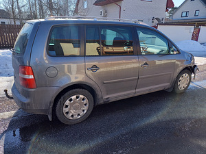 2003 VW Touran 1.9 TDI 77kW varuosadeks (4 foto / 9)