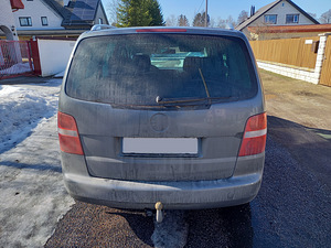 2003 VW Touran 1.9 TDI 77kW varuosadeks (5 foto / 9)