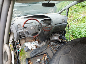 Toyota Previa varuosadeks (2 foto / 8)
