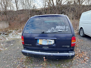 Chrysler Voyager, 3.3 бензин, автомат (6 фото из 6)