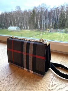 BURBERRY uus käekott (2 foto / 4)