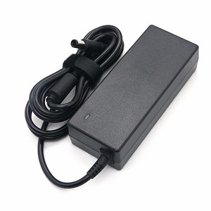 Dell зарядка ноутбука 90w 19,5V 4,62A ( 7,4 / 5,0mm) (1 фото из 3)