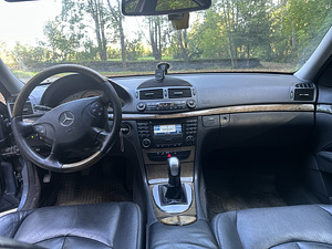 MERCEDES-BENZ E 270 CDI 2002 manual (9 foto / 12)