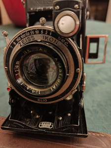 Ретро антикварный фотоаппарат KLIO ZEISS ICON