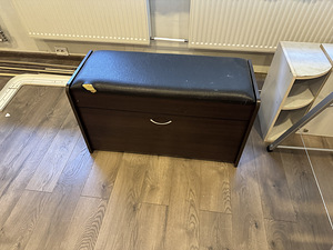 Esik (riidepuu + tumba) (1 foto / 5)