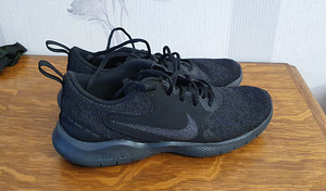 Кроссовки Nike, размер 42