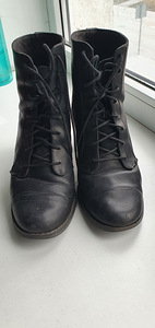 Nahast poolsaapad Timberland, suurus 37 (1 foto / 2)