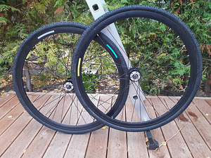 700c 28" Jooksud disc brake Qr kinnitus (1 foto / 3)