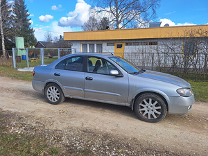 Nissan almera (11 foto / 11)