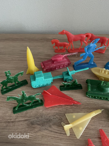 Ретро пластмассовые игрушки солдатики и техника СССР (фото #2)