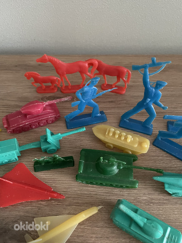 Ретро пластмассовые игрушки солдатики и техника СССР (фото #5)