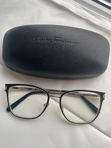 Salvatore Ferragamo prillid (1 foto / 6)
