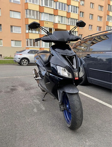 Aprilia sr50 factory 4kw + kiiver + lisad (3 foto / 10)