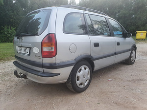 Opel Zafira 2.0 X20DTL 60kW (2 foto / 10)