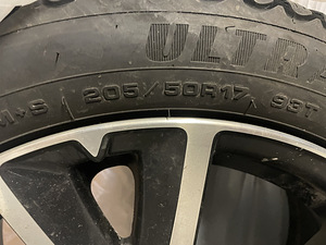 Оригинальные диски Subaru 205/50R17 + зимние шины (3 фото из 7)