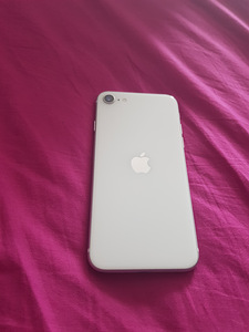 Apple iPhone SE (2020) White 256Gb LTE (2 foto / 6)
