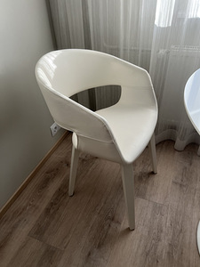 Ära anda söögilaud ja 2 tooli (3 foto / 6)