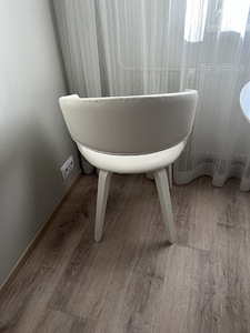 Ära anda söögilaud ja 2 tooli (4 foto / 6)