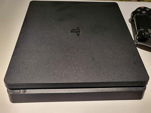 Sony PlayStation slim 500gb (1 foto / 3)