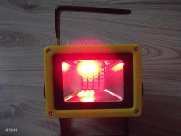 Портативный светодиодный прожектор 100w с аккумуляторами, но (фото #4)