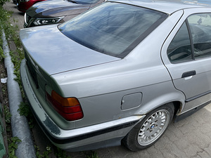 BMW 318 83KW (3 foto / 5)