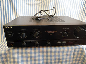 Sony ta-f311 integrated stereo amplifier. (3 foto / 6)
