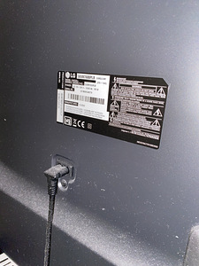 LG 50UM7600 (3 foto / 4)
