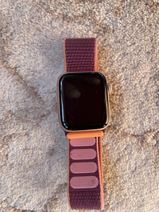 Apple Watch Series 4, 40mm (6 foto / 6)