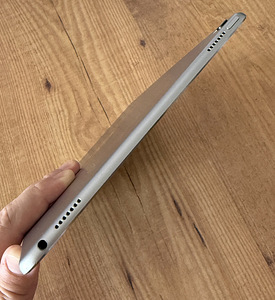 iPad Pro 9.7" Wi-Fi 256GB (4 foto / 6)