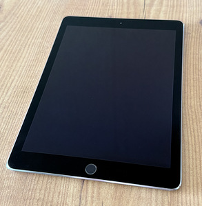 iPad Pro 9.7" Wi-Fi 256GB (5 foto / 6)