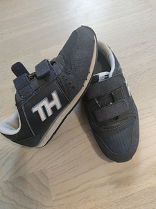 Tommy Hilfiger jalanõud (1 foto / 3)