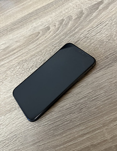 iPhone 11 64Гб (2 фото из 3)