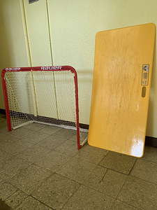 Hoki väravad viskamisega alusega (2 foto / 2)
