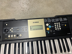 Yamaha YPT220 süntesaator (1 foto / 2)