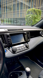 Toyota RAV4 2.5 114kW (11 foto / 13)