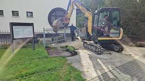 Haljastus Kaevetööd ekskavaator laadur bobcat (4 foto / 9)