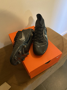 Nike jalgpallisaapad, suurus 44,5 (4 foto / 5)