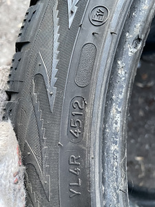 Nokian hakkapeliita r 245/40/18 MS (5 foto / 5)