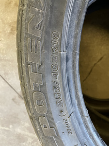 Brigdestone Potenza 255/40/ZR19 275/40/R19 (3 foto / 8)