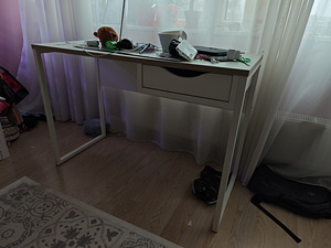 Kirjutuslaud ja Laste tool (1 foto / 5)
