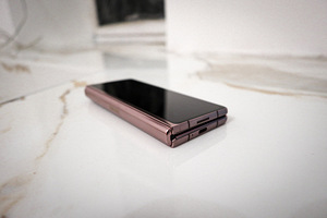 Samsung Galaxy Z Fold 2 (3 фото из 6)