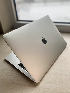 MacBook Pro (2017, 13", 256GB, два thunderbolt 3 порта) (4 фото из 7)