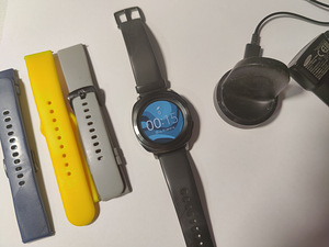 Samsung Gear Sport Black + 3 belts (1 foto / 4)