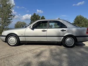 Mercedes-Benz C180 (2 foto / 7)