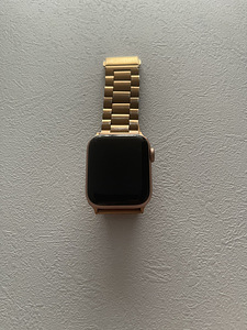 Apple Watch 5 Gold 40mm (1 foto / 3)