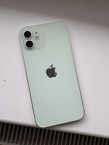 iPhone 12 64Gb (1 фото из 3)