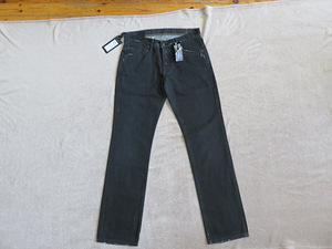 Новые черные мужские джинсы, подходящие на размер М.