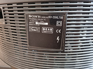 Televiisor koos alusega (7 foto / 7)